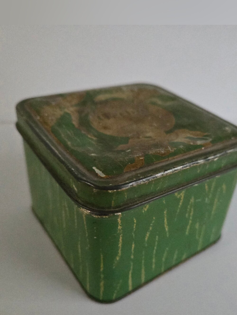 Green Tin Vintage